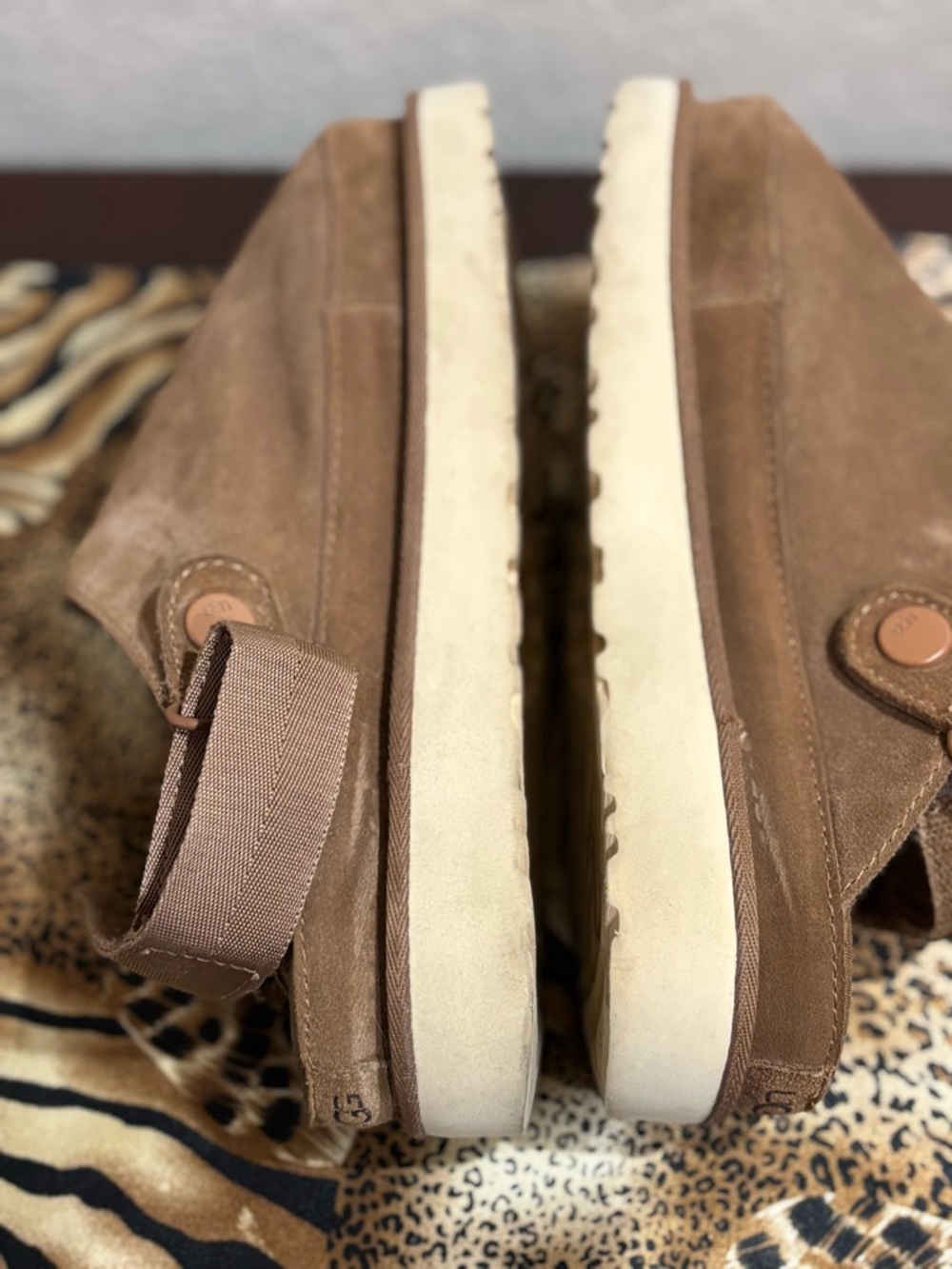 UGG Goldenstar Chestnut Suede Slip-On Clog - Picture 4 of 8